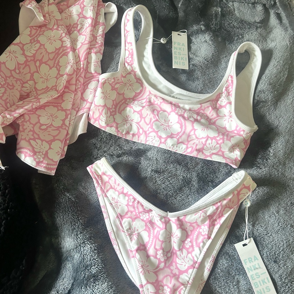 Frankie's Bikinis pink hawaiian 3 piece set